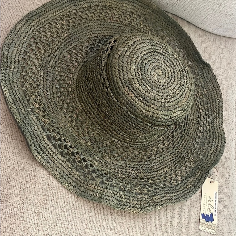 Ale by Alessandra NWT Green Woven Sun Camille Hat